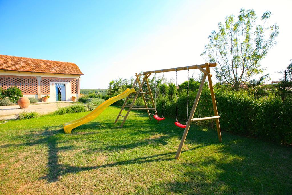 Romina By Posarellivillas Valiano Exterior photo